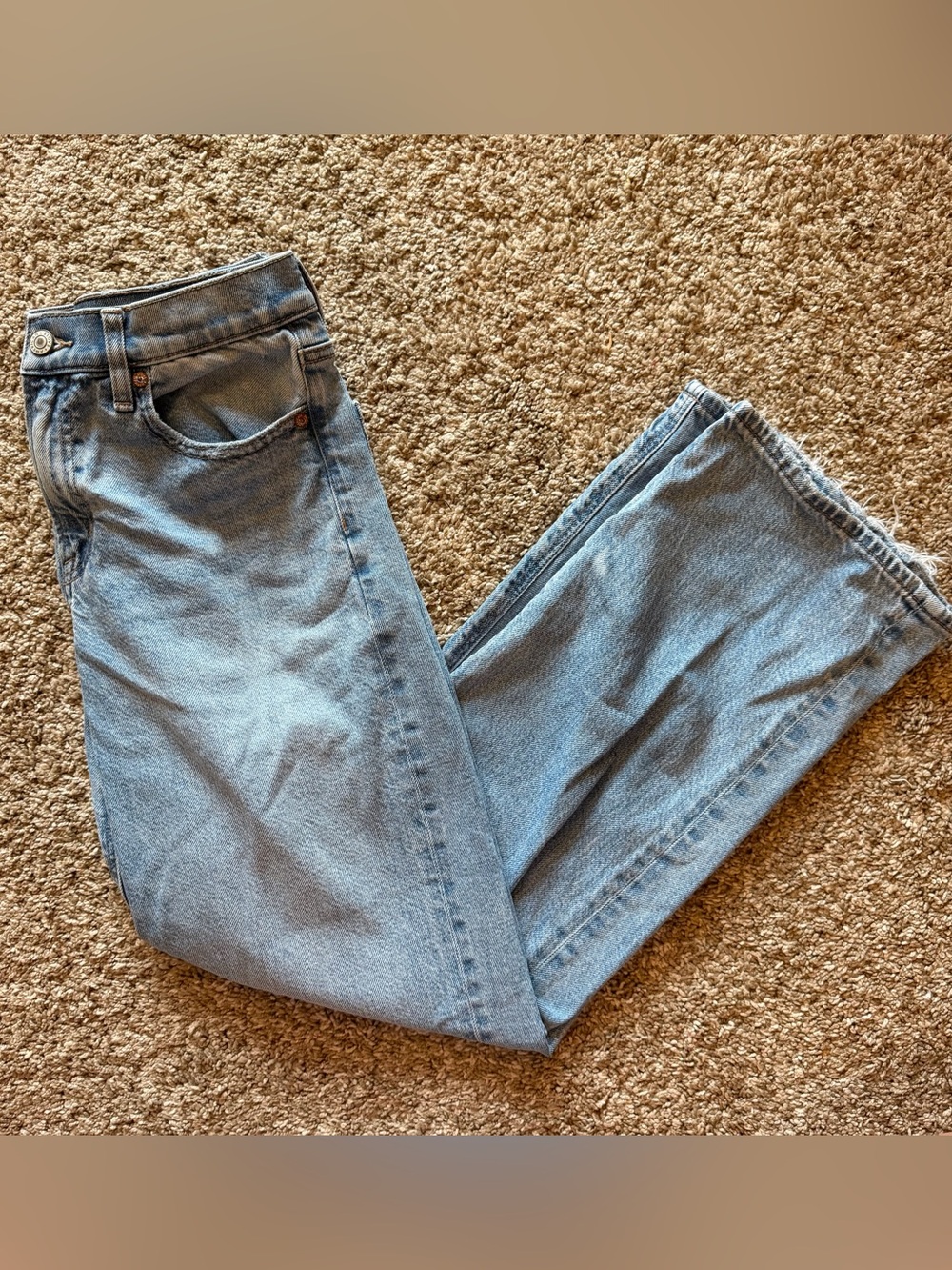 Light Wash Stovepipe Slightly Distressed High Waisted American Eagle Jeans